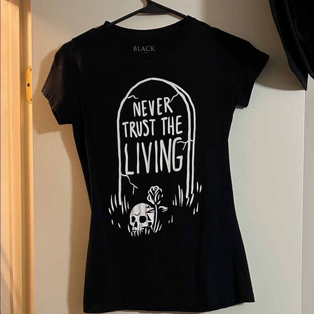 Black Craft Black Graphic Tee - Never Trust The Living